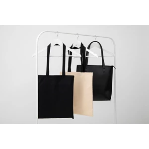 5 Perbedaan Antara Tote Bag dan Goodie Bag